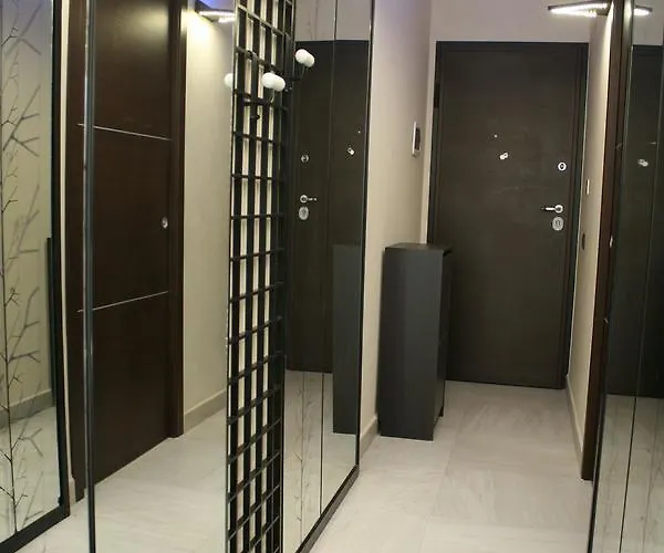 Candida Giardini-Naxos