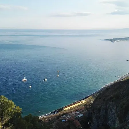 Candida アパート ジャルディーニ・ナクソス